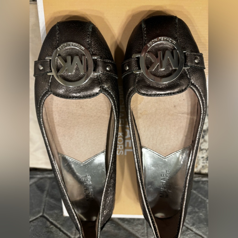 Michael kors flat shoes